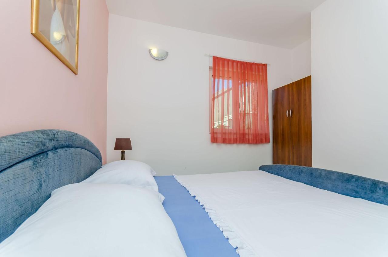 Apartments Zdenka Donji Okrug  Extérieur photo