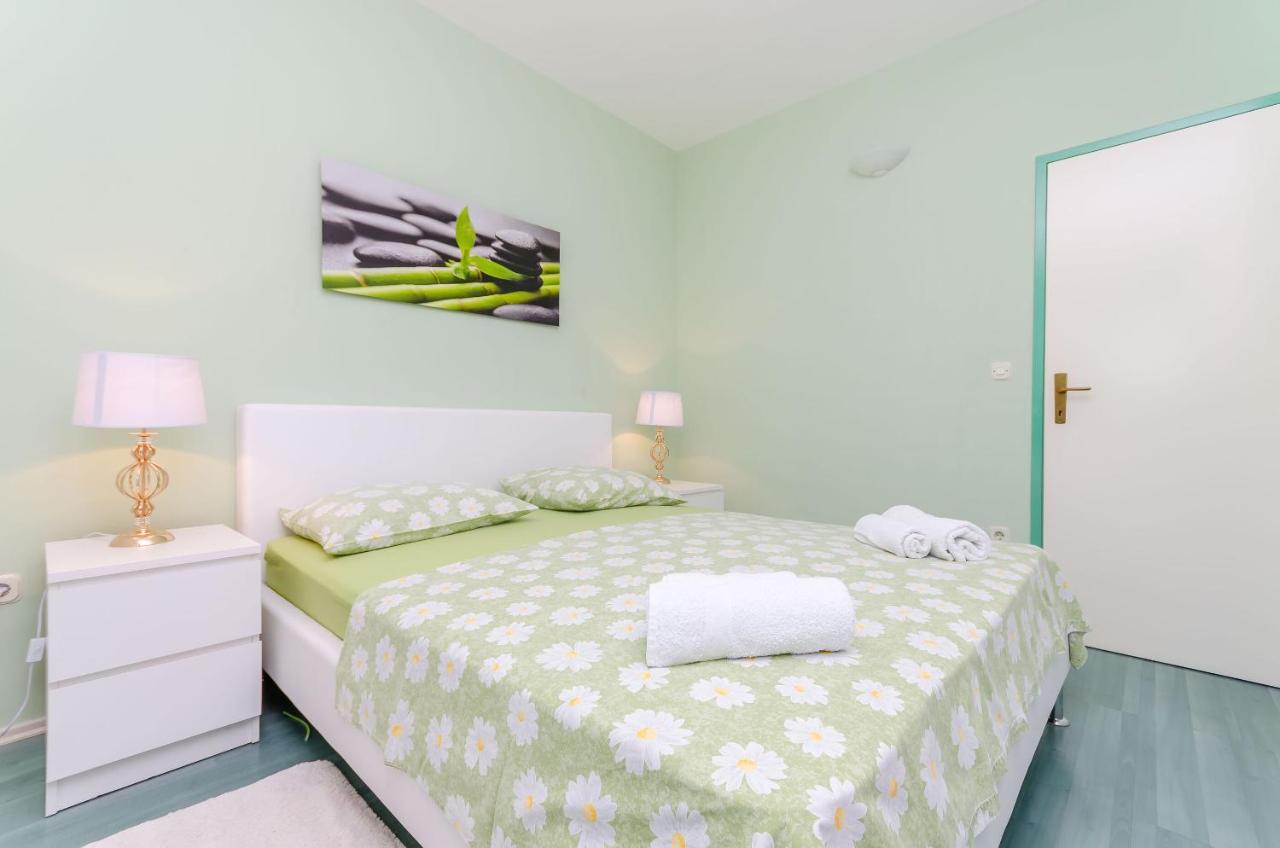 Apartments Zdenka Donji Okrug  Extérieur photo